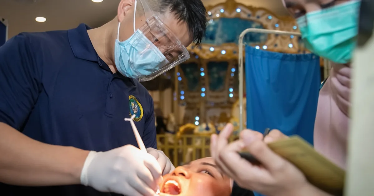 Dental examination with healthy teeth illustrating oral wound healing challenges for vapers